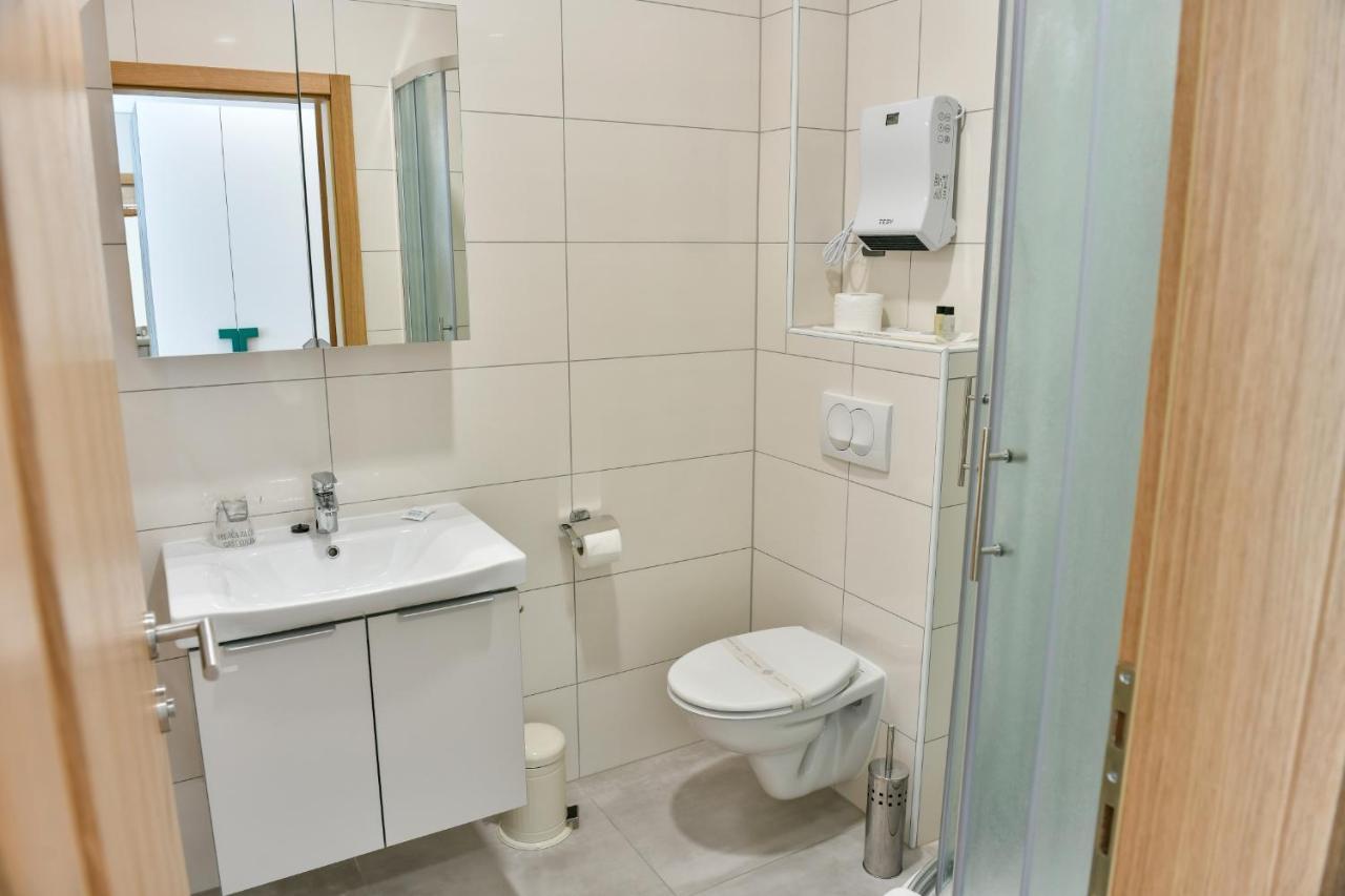 Hostel Green Donji Kraljevoc Luaran gambar